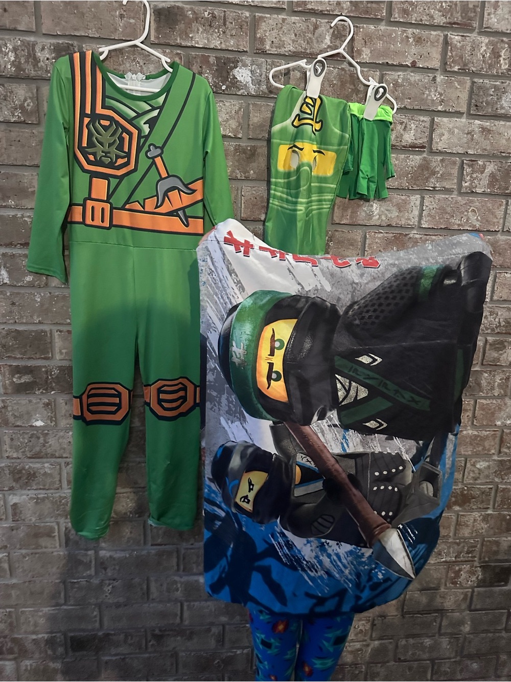 Lego Green Ninja Costume Set with mask, gloves & bonus pillowcase LLOYD NINJAGO